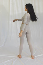 Taryn Set in Dove Gray